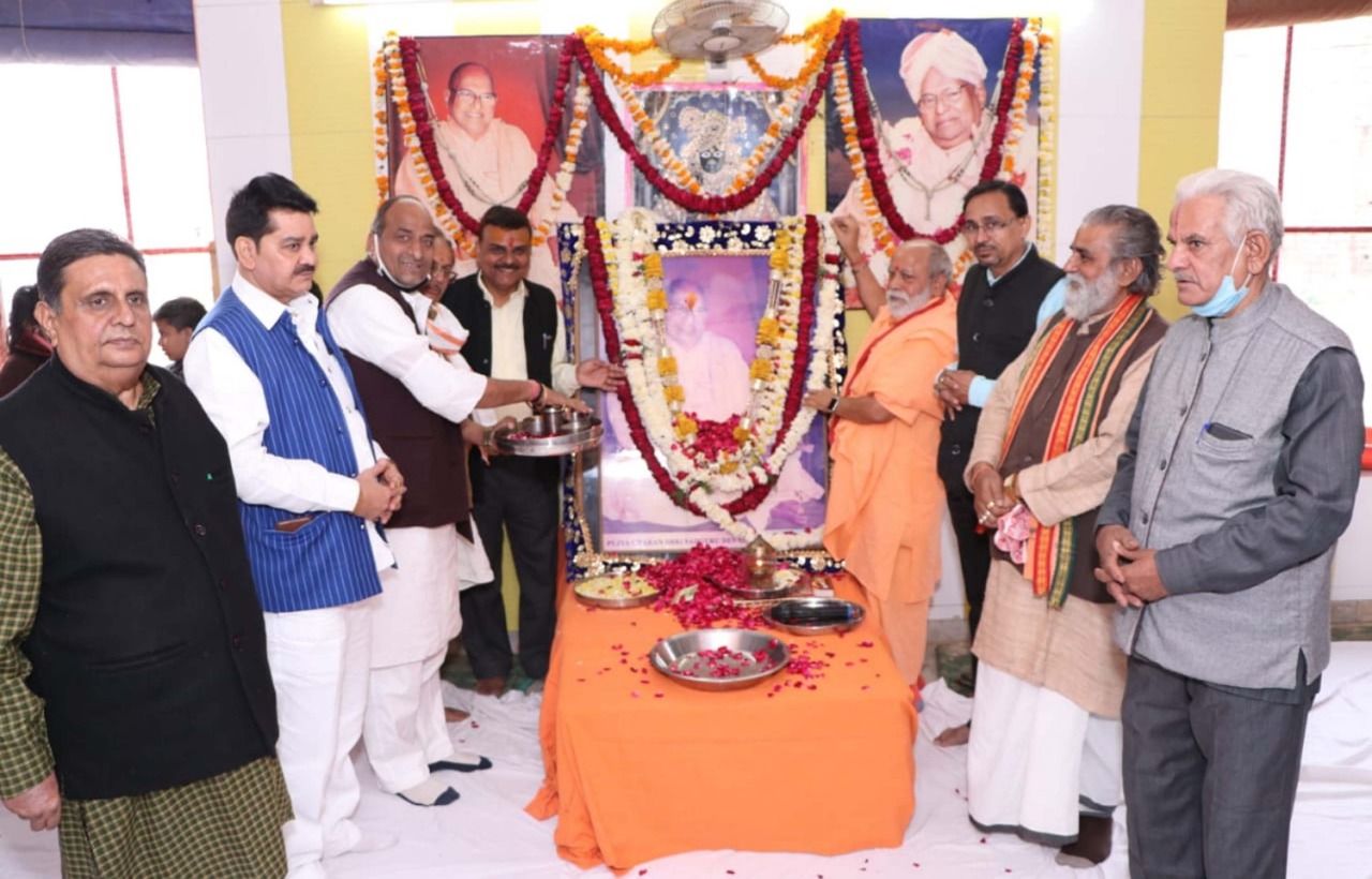 गीतानंद जी महाराज के सेवा प्रकल्प जारी रहेंगे : डॉ. अवशेषानन्द महाराज गीतानंद जी महाराज के सेवा प्रकल्प जारी रहेंगे : डॉ. अवशेषानन्द महाराज
