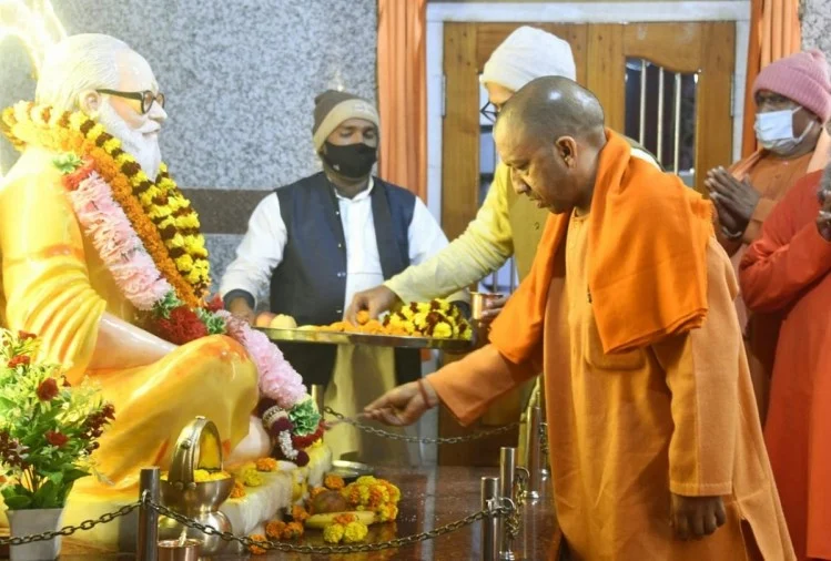 मुख्यमंत्री योगी ने दी मकर संक्रांति की शुभकामनाएं, बोले- कोविड-19 प्रोटोकॉल का पालन करते हुए मनाए खिचड़ी पर्व मुख्यमंत्री योगी ने दी मकर संक्रांति की शुभकामनाएं, बोले- कोविड-19 प्रोटोकॉल का पालन करते हुए मनाए खिचड़ी पर्व