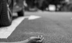 рдЖрдЬрдордЧрдврд╝ - рд▓рдЧрд╛рддрд╛рд░ рдЪреМрдереА рд╣рддреНрдпрд╛ рд╕реЗ рджрд╣рд▓рд╛ рдЖрдЬрдордЧрдврд╝, рдЧрд╛рдВрд╡ рдХреЗ рд╣реА рдорди рдмрдбрд╝реЛ рдиреЗ рдХреА рд╡реГрджреНрдз рдХреА рд╣рддреНрдпрд╛. рдЖрдкрд╕реА рд░рдВрдЬрд┐рд╢ рдХреЛ рд▓реЗрдХрд░ рдХрдИ рджрд┐рди рд╕реЗ рдерд╛ рд╡рд┐рд╡рд╛рдж. рд░реЛрдЬ рдХреА рддрд░рд╣ рджреБрдХрд╛рди рдХреЗ рдмрд╛рд╣рд░ рд╕реЛрдпрд╛ рдерд╛ рд╡реГрджреНрдз. рдорд╛рд░рдкрдЯ рдХреЗ рджреМрд░рд╛рди рд╡реГрджреНрдз рдХреА рд╣реБрдИ рдореМрдд рд░реМрдирд╛рдкрд╛рд░ рдерд╛рдирд╛ рдХреНрд╖реЗрддреНрд░ рдХреЗ рдмрд░рдбреАрд╣рд╛ рдЧрд╛рдВрд╡ рдХрд╛ рдорд╛рдорд▓рд╛. рдЖрдЬрдордЧрдврд╝ - рд▓рдЧрд╛рддрд╛рд░ рдЪреМрдереА рд╣рддреНрдпрд╛ рд╕реЗ рджрд╣рд▓рд╛ рдЖрдЬрдордЧрдврд╝, рдЧрд╛рдВрд╡ рдХреЗ рд╣реА рдорди рдмрдбрд╝реЛ рдиреЗ рдХреА рд╡реГрджреНрдз рдХреА рд╣рддреНрдпрд╛. рдЖрдкрд╕реА рд░рдВрдЬрд┐рд╢ рдХреЛ рд▓реЗрдХрд░ рдХрдИ рджрд┐рди рд╕реЗ рдерд╛ рд╡рд┐рд╡рд╛рдж. рд░реЛрдЬ рдХреА рддрд░рд╣ рджреБрдХрд╛рди рдХреЗ рдмрд╛рд╣рд░ рд╕реЛрдпрд╛ рдерд╛ рд╡реГрджреНрдз. рдорд╛рд░рдкрдЯ рдХреЗ рджреМрд░рд╛рди рд╡реГрджреНрдз рдХреА рд╣реБрдИ рдореМрдд рд░реМрдирд╛рдкрд╛рд░ рдерд╛рдирд╛ рдХреНрд╖реЗрддреНрд░ рдХреЗ рдмрд░рдбреАрд╣рд╛ рдЧрд╛рдВрд╡ рдХрд╛ рдорд╛рдорд▓рд╛.