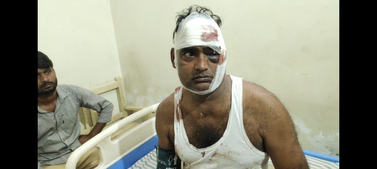 सड़क दुर्घटना में घायल युवक का चेन व दो मोबाइल संदिग्ध परिस्थितियों में गायब सड़क दुर्घटना में घायल युवक का चेन व दो मोबाइल संदिग्ध परिस्थितियों में गायब