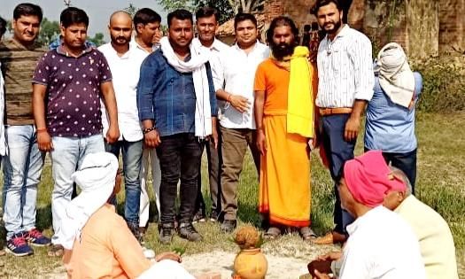 देशी गायों का संवर्धन करेगी मुम्बई की संस्था, गोशाला निर्माण के लिए हुआ भूमि पूजन देशी गायों का संवर्धन करेगी मुम्बई की संस्था, गोशाला निर्माण के लिए हुआ भूमि पूजन