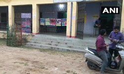 बिहार विधानसभा चुनाव 2020 में पहले चरण के लिए आज मतदान किया जाएगा. पहले चरण में 71 विधानसभा सीटों के लिए आज वोटिंग होगी. इसमें 2.14 करोड़ से ज्‍यादा मतदाता 1066 प्रत्‍याशियों के भाग्‍य का फैसला करेंगे.