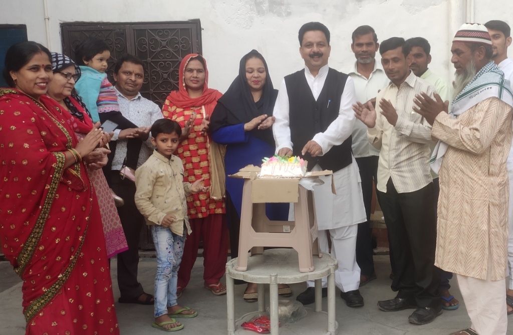 चिराग पासवान का जन्मदिन लोजपा कार्यकर्ताओं ने बड़े उत्साह के साथ मनाया