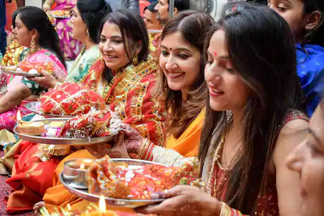 करवा चौथ का शुभ मुहूर्त और पूजा विधि करवा चौथ का शुभ मुहूर्त और पूजा विधि