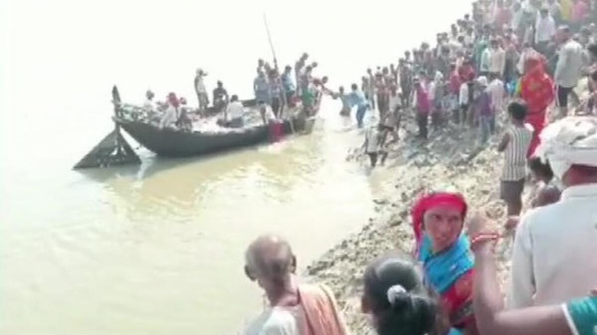 भागलपुर में 100 लोगों से भरी नाव पलटी, पांच की मौत, कई लापता