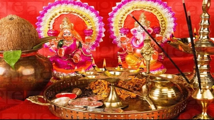 तमसो मा ज्योतिर्गमय, दीपावली पर श्री लक्ष्मी-गणेश के पूजन मुहूर्त, संपूर्ण विधि व सामग्री । तमसो मा ज्योतिर्गमय, दीपावली पर श्री लक्ष्मी-गणेश के पूजन मुहूर्त, संपूर्ण विधि व सामग्री ।