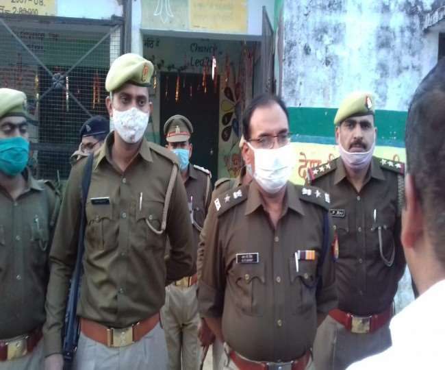 प्रेम-प्रसंग में क्लास रूम में शिक्षिका की गोली मारकर हत्या, आरोपित सहयोगी शिक्षक गिरफ्तार प्रेम-प्रसंग में क्लास रूम में शिक्षिका की गोली मारकर हत्या, आरोपित सहयोगी शिक्षक गिरफ्तार