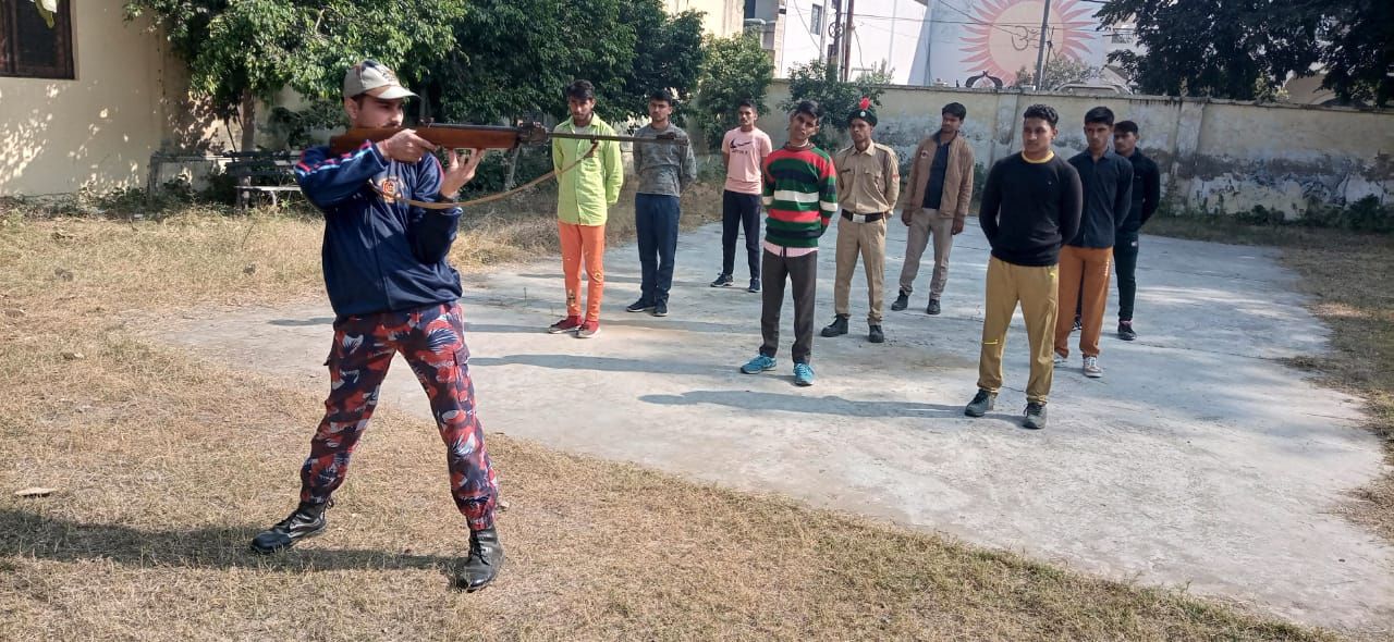 एम.एच.पी. जी. कॉलेज में एन.सी.सी दिवस कार्यक्रम का आयोजन एम.एच.पी. जी. कॉलेज में एन.सी.सी दिवस कार्यक्रम का आयोजन