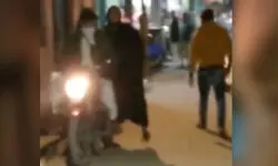 दिल्ली: बुर्के में फायरिंग करती नजर आई लेडी दिल्ली: बुर्के में फायरिंग करती नजर आई लेडी