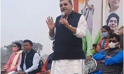 TMC सांसद कल्याण बनर्जी के खिलाफ FIR दर्ज, देवी सीता को लेकर अपमानजनक टिप्पणी की थी TMC सांसद कल्याण बनर्जी के खिलाफ FIR दर्ज, देवी सीता को लेकर अपमानजनक टिप्पणी की थी