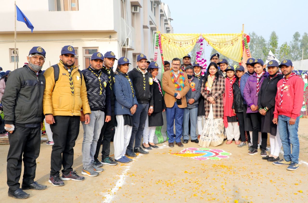 स्काउट-गाइड वाणी और व्यवहार में सौम्यता बरतें स्काउट-गाइड वाणी और व्यवहार में सौम्यता बरतें