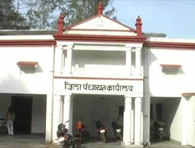 चंदौली : जिला पंचायतों की कमान अब डीएम के हाथ में, जांच के बाद ही होगा कार्यों का भुगतान चंदौली : जिला पंचायतों की कमान अब डीएम के हाथ में, जांच के बाद ही होगा कार्यों का भुगतान