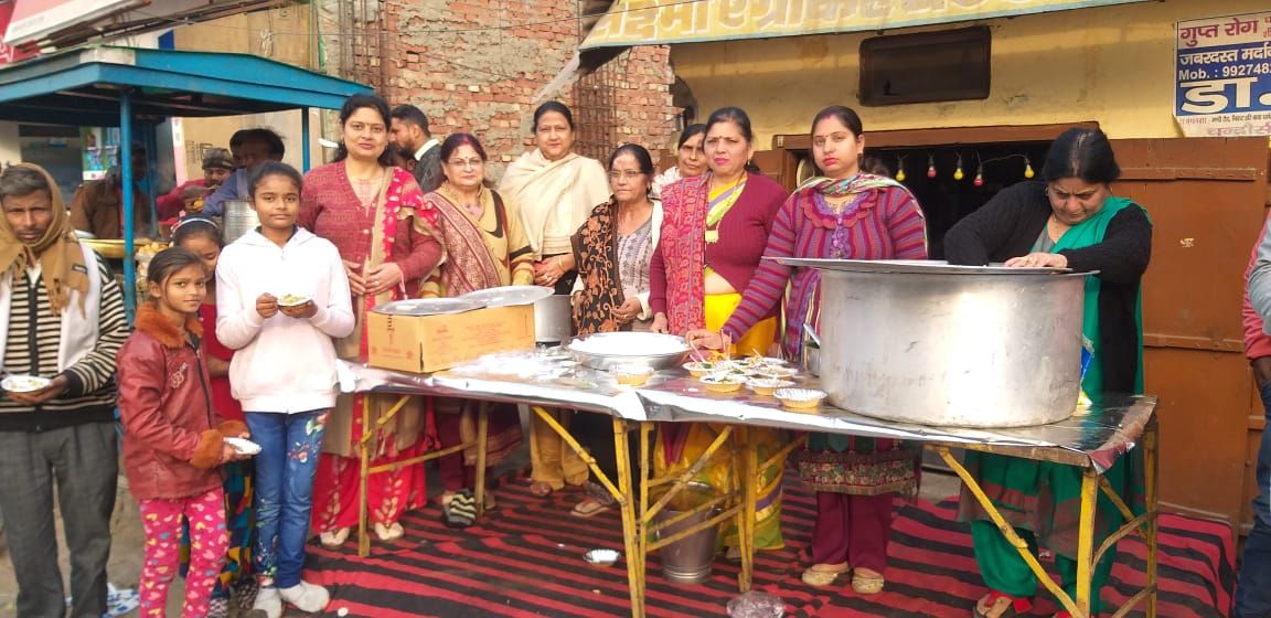जनक नंदिनी क्लब ने मकर संक्रांति पर किया गया खिचड़ी वितरण जनक नंदिनी क्लब ने मकर संक्रांति पर किया गया खिचड़ी वितरण