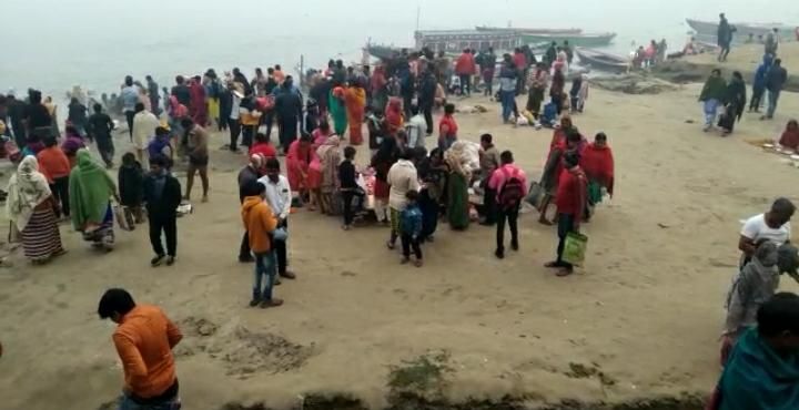 मकर संक्रांति के अवसर पर श्रद्धालुओं ने लगाई आस्था की डुबकी मकर संक्रांति के अवसर पर श्रद्धालुओं ने लगाई आस्था की डुबकी