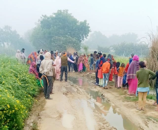 जलनिकासी को लेकर दो पक्ष हुए आमने- सामने जलनिकासी को लेकर दो पक्ष हुए आमने- सामने