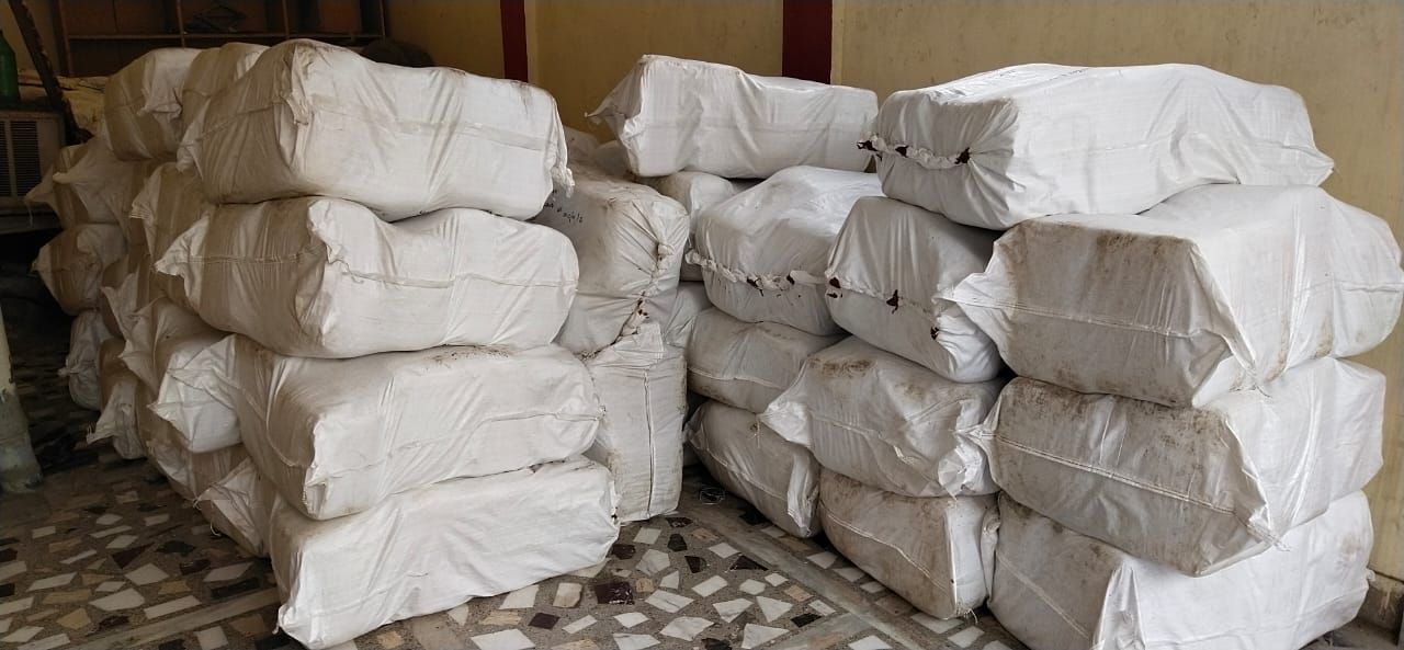 वाराणसी में पकड़ा गया पांच करोड़ का गांजा वाराणसी में पकड़ा गया पांच करोड़ का गांजा