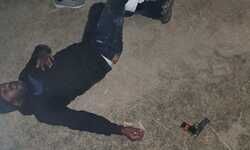 आजमगढ़ : पुलिस मुठभेड़ में 50 हजार का इनामी बदमाश कृष्णानंद विश्वकर्मा उर्फ पिंटू गोली लगने से घायल 9 जनपदों से 15 लूटों में वांछित था थाना तरवां और सरायमीर की संयुक्त कार्यवाही