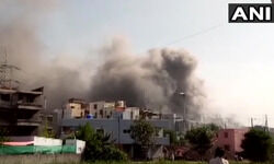 पुणे:सीरम इंस्टिट्यूट ऑफ इंडिया की लैब में लगी भीषण आग, दमकल की 5 गाडियां मौके पर #Serum #Pune पुणे:सीरम इंस्टिट्यूट ऑफ इंडिया की लैब में लगी भीषण आग, दमकल की 5 गाडियां मौके पर #Serum #Pune