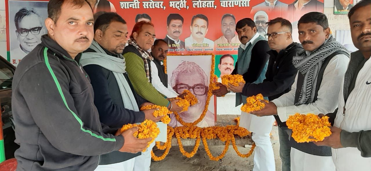 समाज की अंतिम पंक्ति में खड़े वंचितों के उत्थान के लिए आजीवन संघर्ष करते रहे कर्पूरी ठाकुर समाज की अंतिम पंक्ति में खड़े वंचितों के उत्थान के लिए आजीवन संघर्ष करते रहे कर्पूरी ठाकुर
