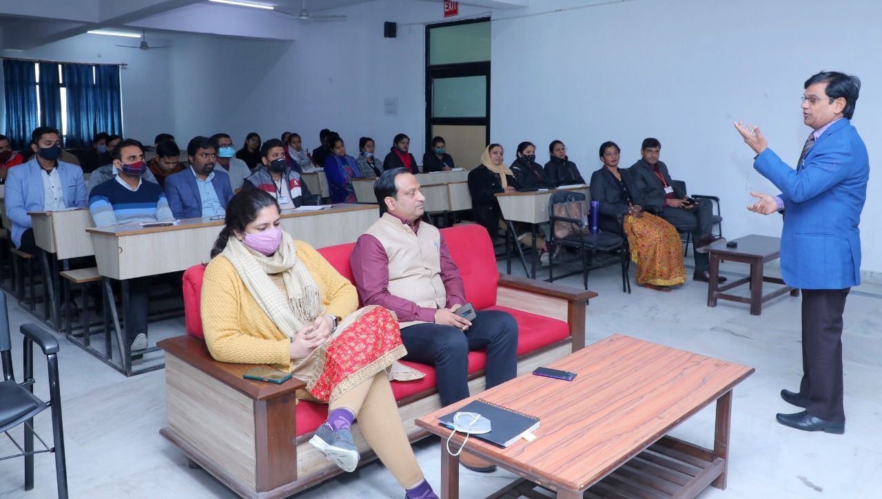उच्च शिक्षा को मिलेंगे ओबीई से नए पंख उच्च शिक्षा को मिलेंगे ओबीई से नए पंख