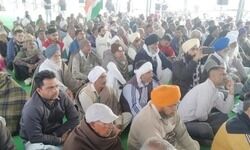 कुरुक्षेत्र में किसान महापंचायत शुरू, पंजाबी गायिका रुपिंदर हांडा ने किया हरियाणा गौरव सम्मान वापस करने का एलान कुरुक्षेत्र में किसान महापंचायत शुरू, पंजाबी गायिका रुपिंदर हांडा ने किया हरियाणा गौरव सम्मान वापस करने का एलान