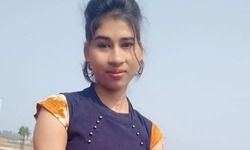 जौनपुर : महराजगंज थाना क्षेत्र के डेल्हूपुर में गोली लगने से बीए द्वितीय वर्ष की छात्रा की मौत हो गई। गोली लगने के दौरान छात्रा घर में बहन और मौसेरे भाई के साथ मौजूद थी। सूचना के बाद पहुंची पुलिस छानबीन में जुट गई है।