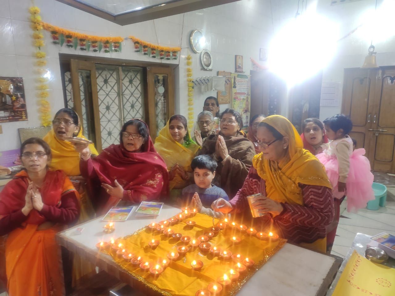 48 दीप प्रज्वलन करके एवं 48 मंत्रों द्वारा श्री भक्तामर जी की आराधना की गई 48 दीप प्रज्वलन करके एवं 48 मंत्रों द्वारा श्री भक्तामर जी की आराधना की गई