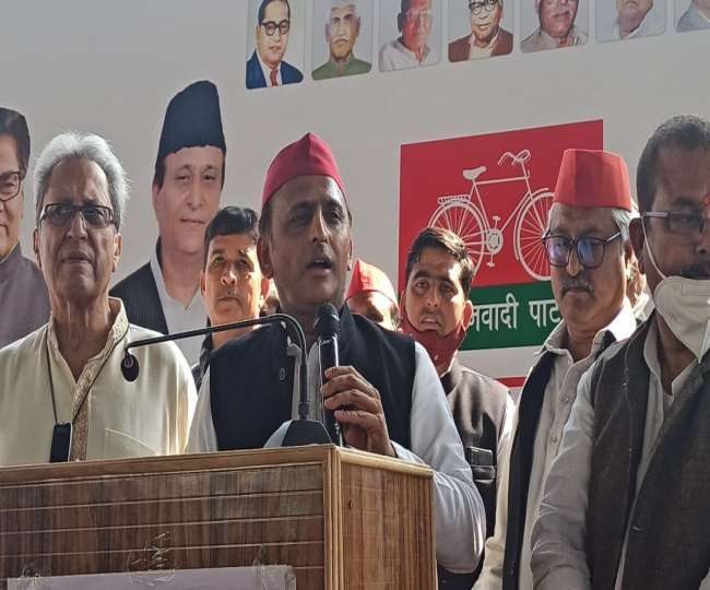 पूर्व मुख्यमंत्री अखिलेश यादव प्रयागराज में बोले- 2022 के चुनाव में सपा का परचम लहराएगा पूर्व मुख्यमंत्री अखिलेश यादव प्रयागराज में बोले- 2022 के चुनाव में सपा का परचम लहराएगा