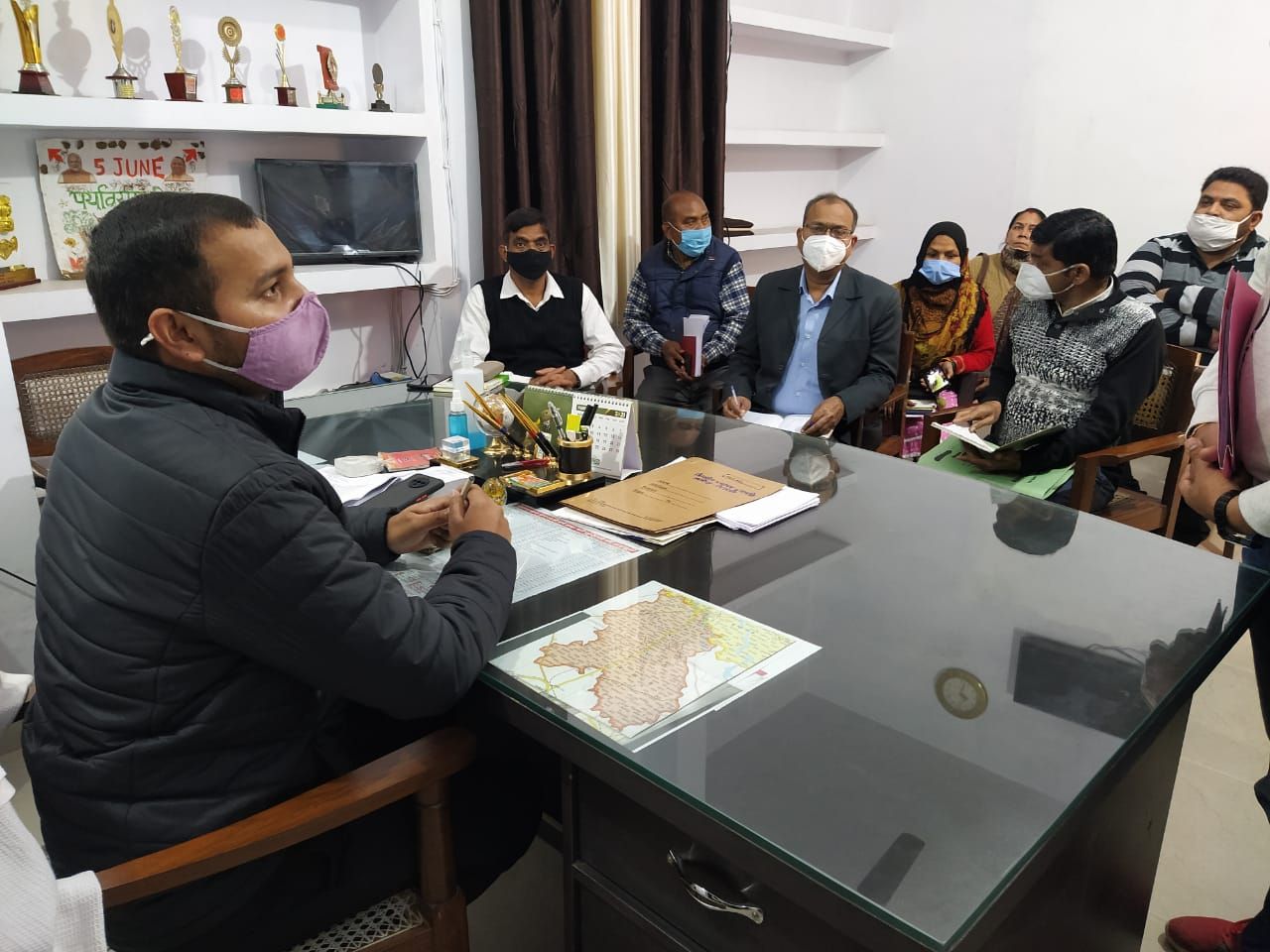 संचारी रोग नियंत्रण अभियान को सफल बनाने के लिए एसडीएम ने की अधिकारियों के साथ बैठक संचारी रोग नियंत्रण अभियान को सफल बनाने के लिए एसडीएम ने की अधिकारियों के साथ बैठक