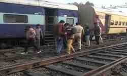 समस्तीपुर में स्पेशल ट्रेन जेसीबी से टकराई, मचा हड़कंप समस्तीपुर में स्पेशल ट्रेन जेसीबी से टकराई, मचा हड़कंप