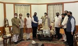 फडणवीस बोले- ये महावसूली अघाड़ी सरकार फडणवीस बोले- ये महावसूली अघाड़ी सरकार