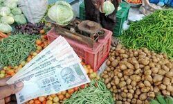 आम आदमी को महंगाई डायन खाए जात है... आम आदमी को महंगाई डायन खाए जात है...