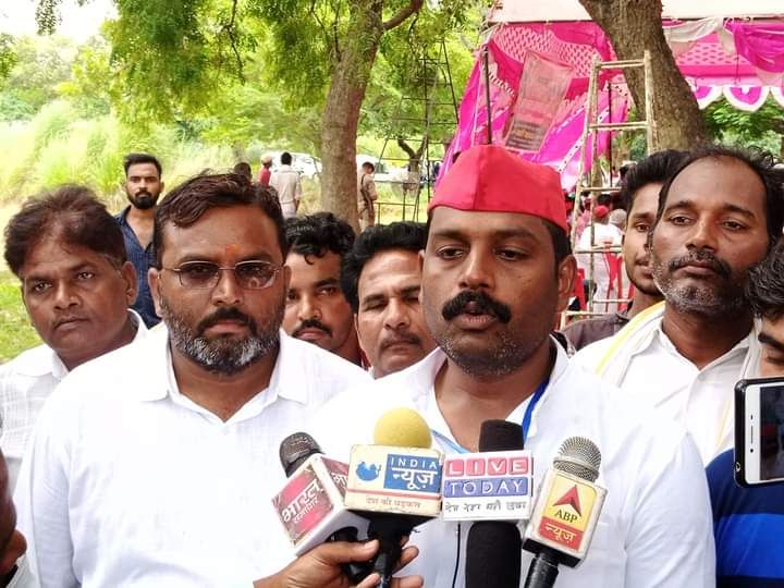 पंचायत चुनाव में बेहतरीन व कारगर रणनीति से विधायक लकी यादव ने लंबी दुरी तय करने के इरादे जाहिर किये पंचायत चुनाव में बेहतरीन व कारगर रणनीति से विधायक लकी यादव ने लंबी दुरी तय करने के इरादे जाहिर किये