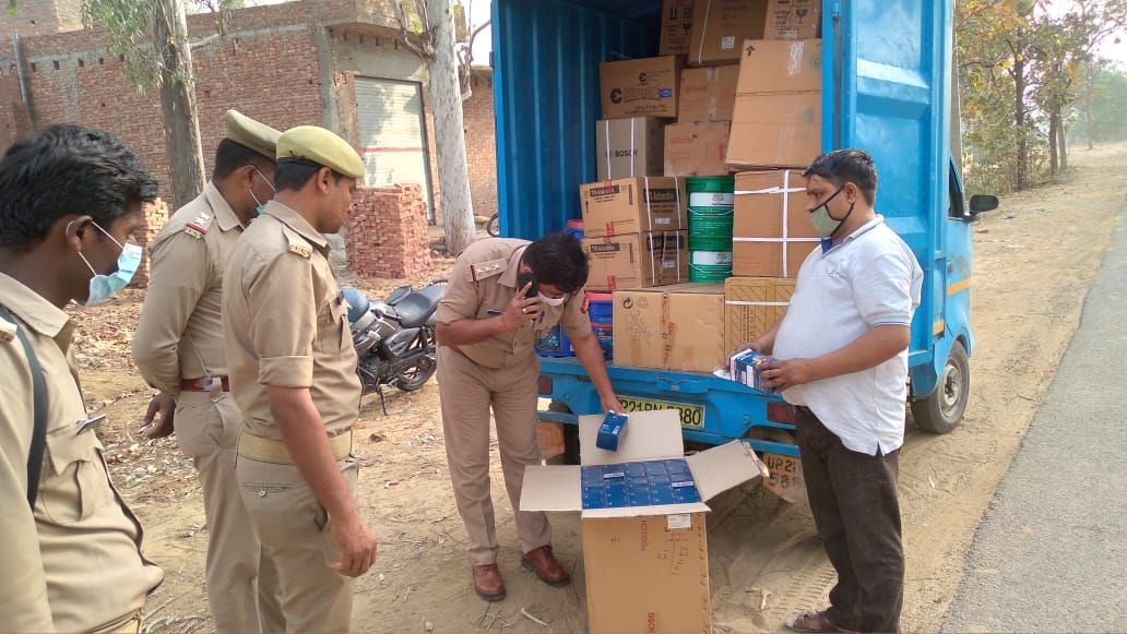 कोतवाली पुलिस ने चलाया सघन चेकिंग अभियान, काटे चालान कोतवाली पुलिस ने चलाया सघन चेकिंग अभियान, काटे चालान