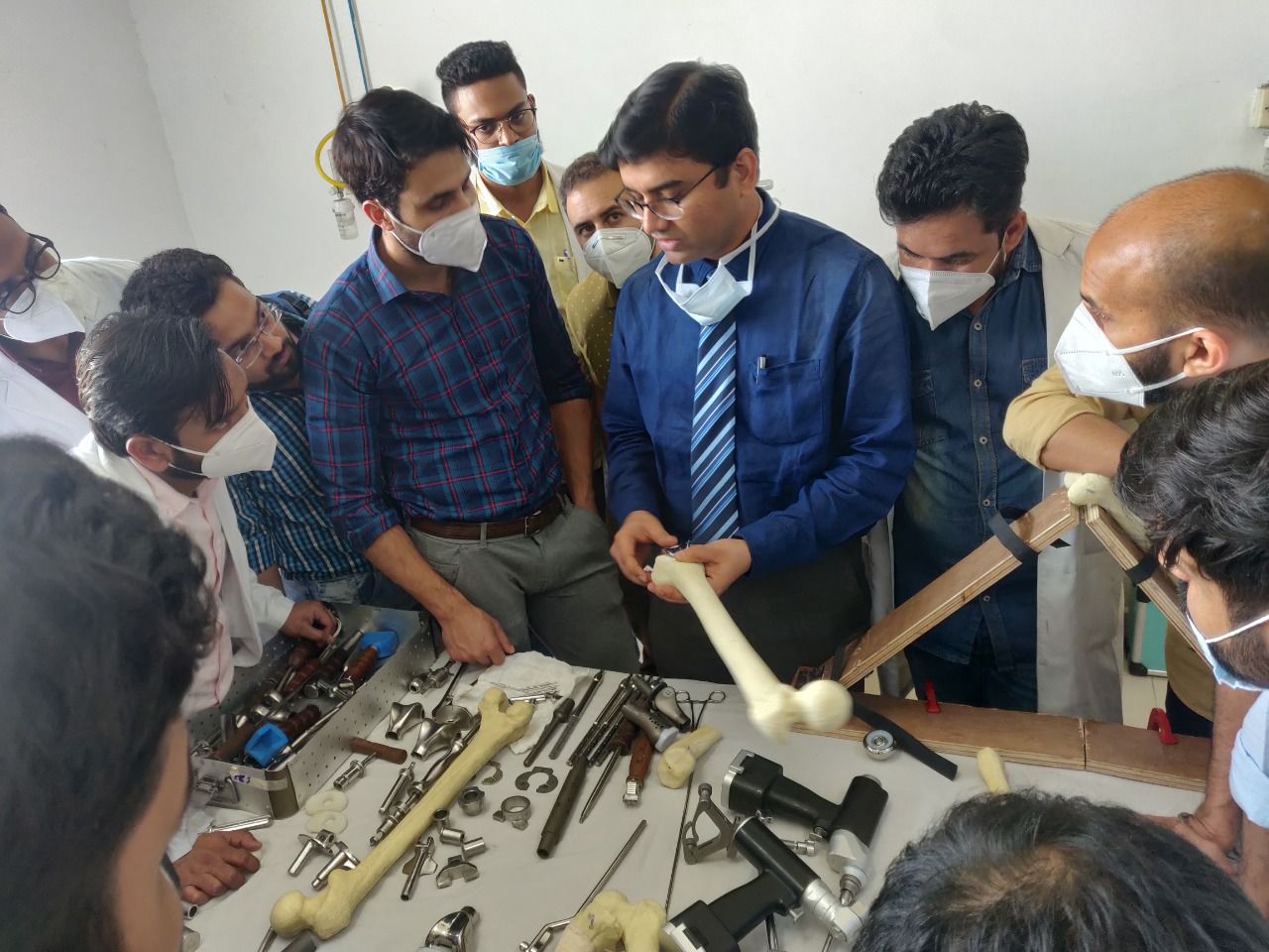 हड्डी में दर्द बोन ट्यूमर का लक्षण हड्डी में दर्द बोन ट्यूमर का लक्षण