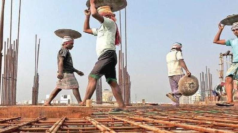 सपा नेता की बहू को हराकर प्रधान बना मजदूर, एक वोट से दर्ज की जीत सपा नेता की बहू को हराकर प्रधान बना मजदूर, एक वोट से दर्ज की जीत