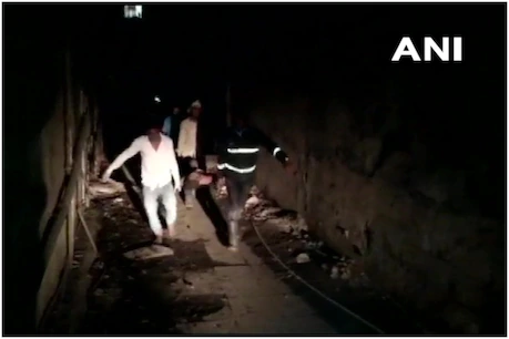 महाराष्ट्र: उल्हासनगर में बिल्डिंग का स्लैब गिरने से 7 लोगों की मौत