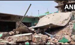 बिहार के बांका में तेज विस्फोट से ध्वस्त हुआ मदरसा, पुलिस जांच में जुटी बिहार के बांका में तेज विस्फोट से ध्वस्त हुआ मदरसा, पुलिस जांच में जुटी