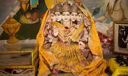 वेद माता यानी गायत्री माता की जयंती, जानें तिथि एवं महत्व, इस तरह से करें मंत्र का जाप वेद माता यानी गायत्री माता की जयंती, जानें तिथि एवं महत्व, इस तरह से करें मंत्र का जाप