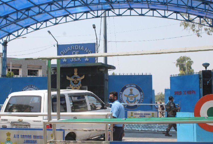 उपद्रवी है पाकिस्तान....शीघ्र लगाओ लगाम उपद्रवी है पाकिस्तान....शीघ्र लगाओ लगाम