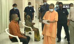 मुख्यमंत्री योगी आदित्यनाथ ने लखनऊ में जनता दरबार में लोगों की समस्याओं को सुना और अधिकारियों को लोगों की समस्याओं का समाधान करने के निर्देश दिए। मुख्यमंत्री योगी आदित्यनाथ ने लखनऊ में जनता दरबार में लोगों की समस्याओं को सुना और अधिकारियों को लोगों की समस्याओं का समाधान करने के निर्देश दिए।