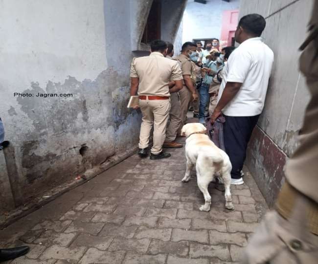 आगरा में सामूहिक हत्याकांड, तीन बच्चों और मां की गला रेतकर हत्या आगरा में सामूहिक हत्याकांड, तीन बच्चों और मां की गला रेतकर हत्या