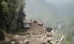 किन्नौर में लैंडस्लाइड  -मलबे में दबी बस और कार, 40 से अधिक लोग फंसे, सेना बुलाई गई