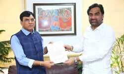 केंद्रीय स्वास्थ्य मंत्री मनसुख मांडवीया से लोकसभा सांसद हनुमान बेनीवाल ने की मुलाकात: तनिष्क के इलाज के लिए मांगी मदद