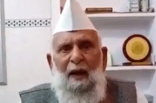 वो बोले जहरीली वाणी, मौन साधे मालिक लाचार वो बोले जहरीली वाणी, मौन साधे मालिक लाचार