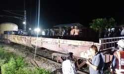 शाहजहांपुर में-पटरी से उतरी BSF जवानों से भरी आर्मी स्पेशल ट्रेन, मचा हड़कंप