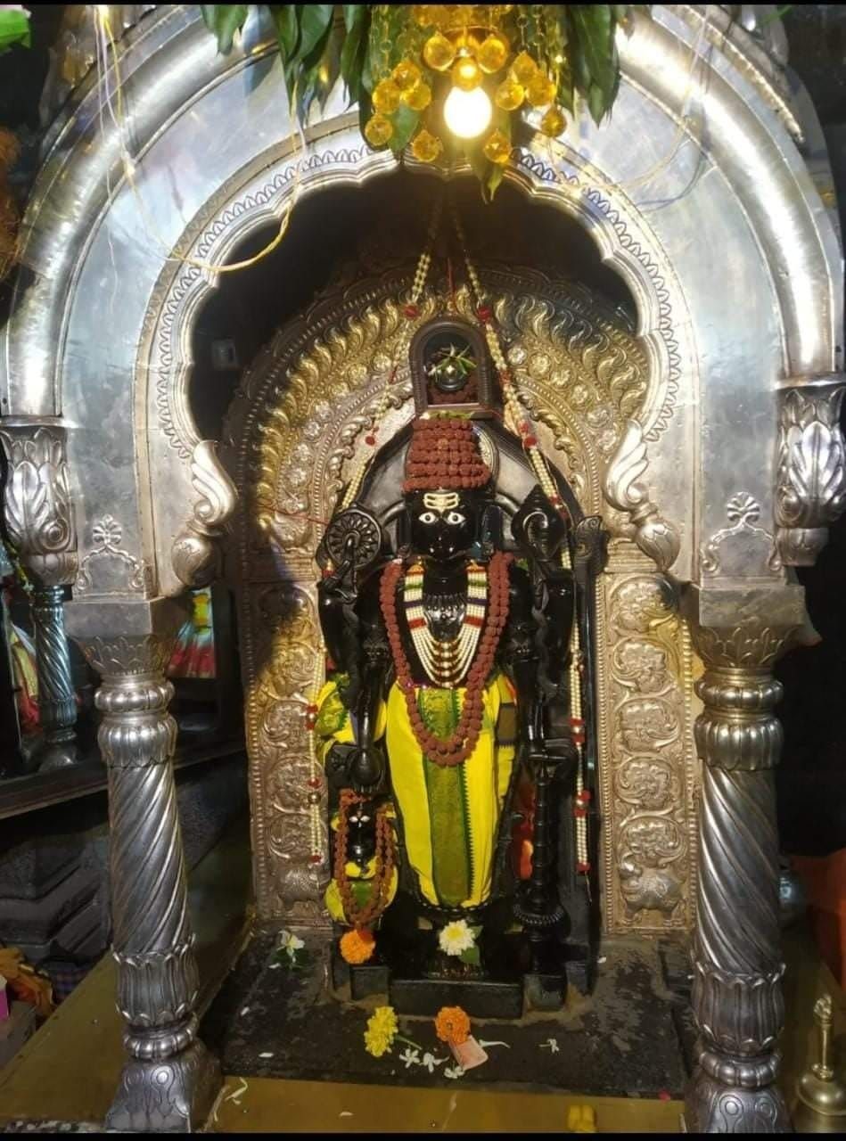 अद्भुत मन्दिर जहां विष्णु जी के मस्तक पर शिवलिंग   ( निरंजन मनमाडकर )