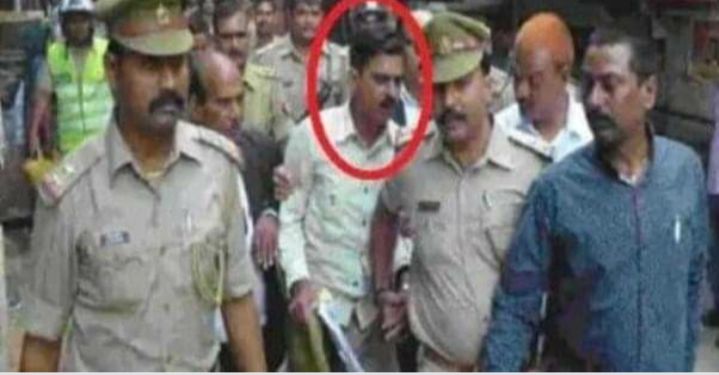 गैंगरेप के आरोप में डेढ़ साल बाद दरोगा,ट्रेनिंग सेंटर से हुआ गिरफ्तार गैंगरेप के आरोप में डेढ़ साल बाद दरोगा,ट्रेनिंग सेंटर से हुआ गिरफ्तार