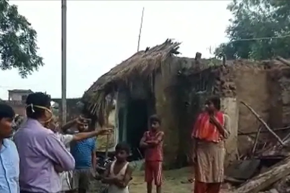 फतेहपुर: मूसलाधार बारिश से ढहे कई मकान, 5 हादसों में गई 4 लोगों की जान