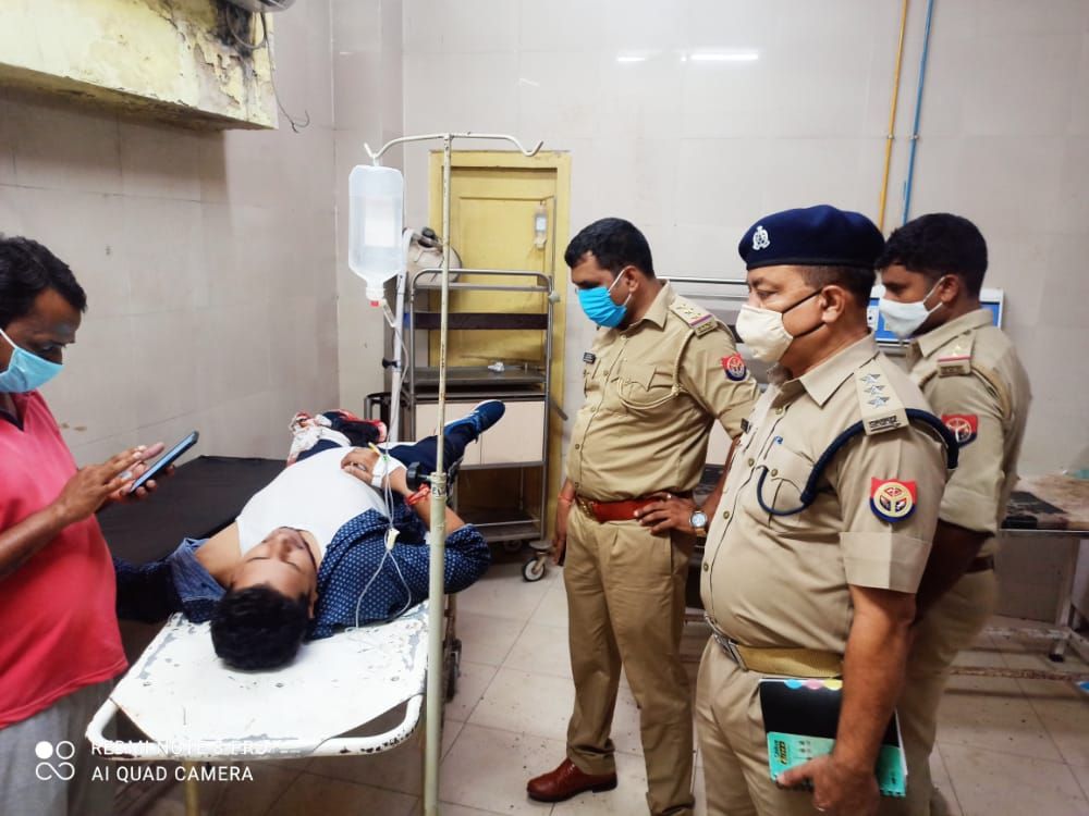 प्रधान की हत्या के लिए आया शूटर मुठभेड़ में गिरफ्तार, सिपाही और बदमाश को लगी गोली प्रधान की हत्या के लिए आया शूटर मुठभेड़ में गिरफ्तार, सिपाही और बदमाश को लगी गोली